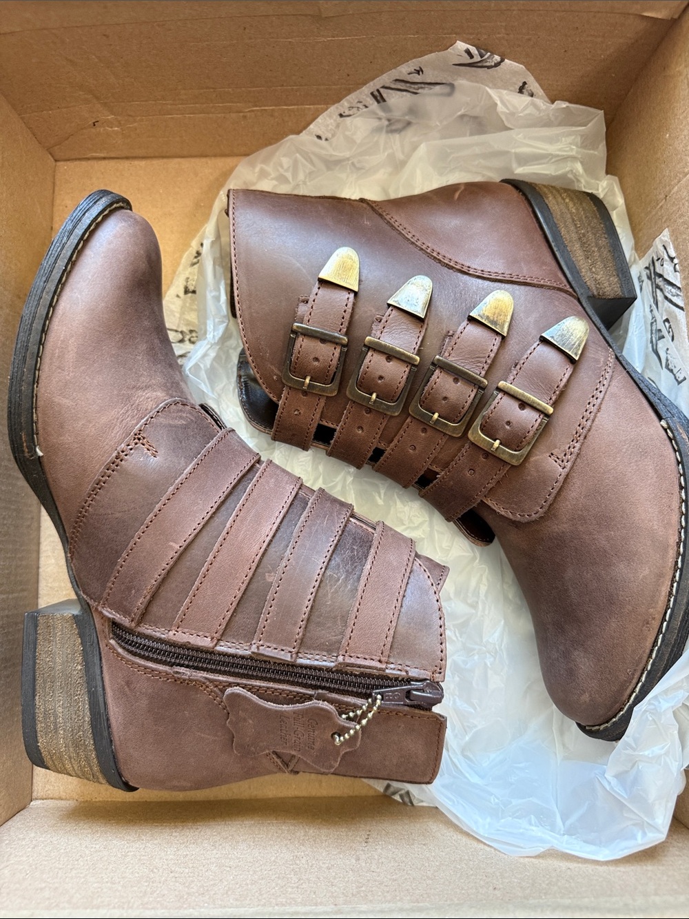 Buckled brown leather boots - Picture 3 of 4